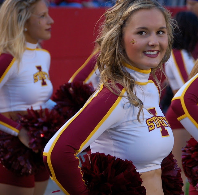 Cheerleaders Sport World Iowa State Has Some Surprisingly Cute Cheerleaders 