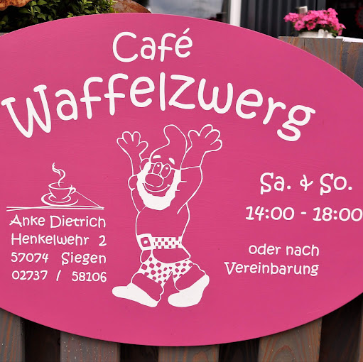 Café Waffelzwerg logo