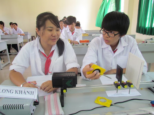 Thí nghiệm thực hành vật lý, hóa học, sinh học cấp Tỉnh bậc THCS năm học 2011-2012 ngày 12 tháng 04 năm 2012  - IMG_1449.jpg