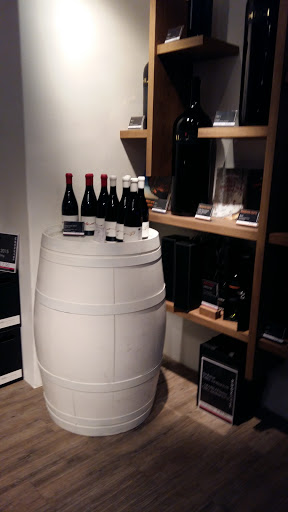 Leo HILLINGER Wineshop & Bar Wien Wollzeile