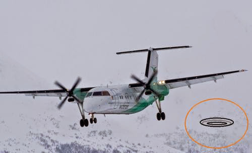 Wingless Ufo Craft Near Norwegian Airplane