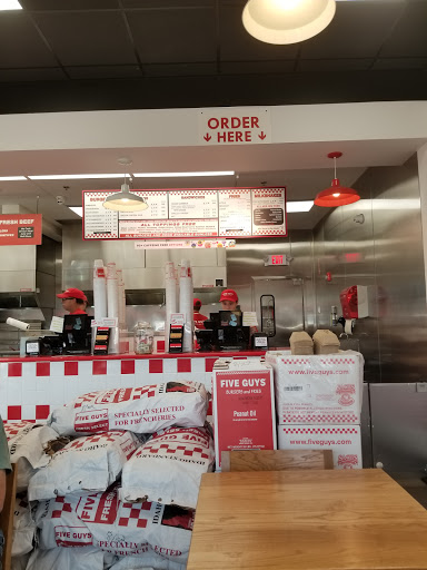 Fast Food Restaurant «Five Guys», reviews and photos, 68 Washington St, South Attleboro, MA 02703, USA