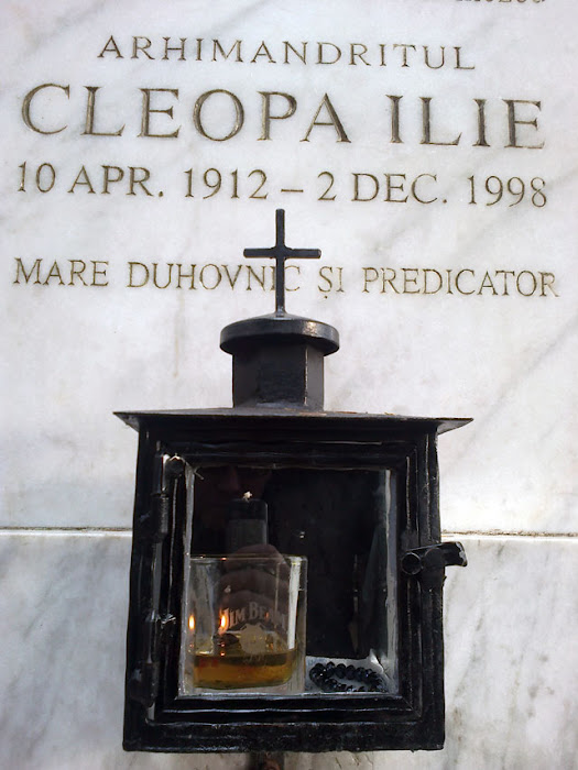 Mormântul lui Cleopa, tratat cu whiskey