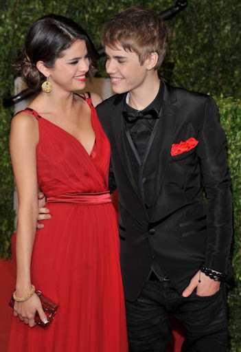 justin bieber and selena gomez 2011 pictures. justin bieber and selena gomez