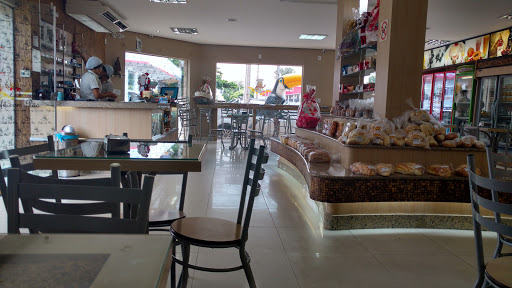 Panificadora e Confeitaria Café Com Pão, Av. Cel. Bento de Godoy, 1069 - Centro, Caldas Novas - GO, 75690-000, Brasil, Loja_de_sanduíches, estado Goiás