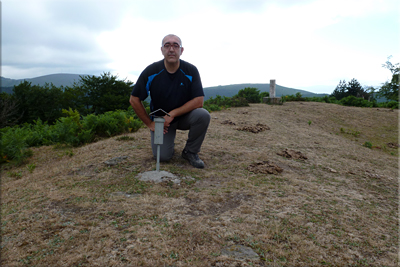 Usako atxa mendiaren gailurra 913 m. -  2012ko uztailaren 15ean