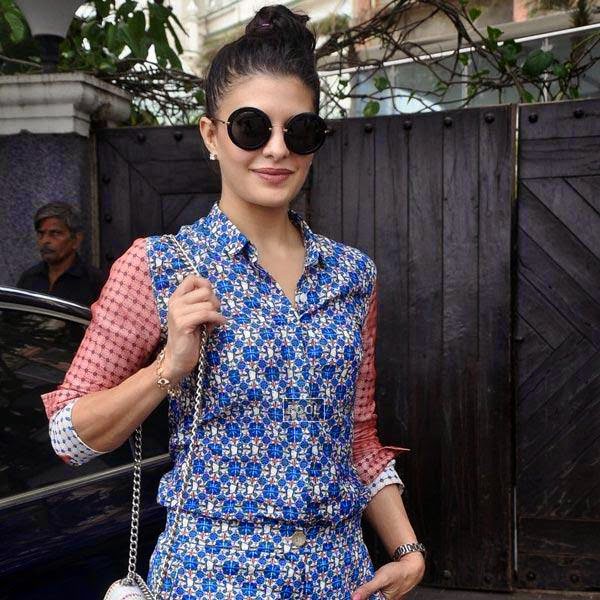 Jacqueline Fernandez snapped in Andheri, Mumbai, on July 20, 2014.(Pic: Viral Bhayani)