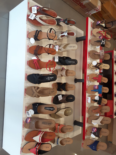 Paragon footwear showroom, 5, Nehru Main Rd, St Thomas Town, Peace Layout, Kacharakanahalli, Bengaluru, Karnataka 560084, India, Shoe_Shop, state KA