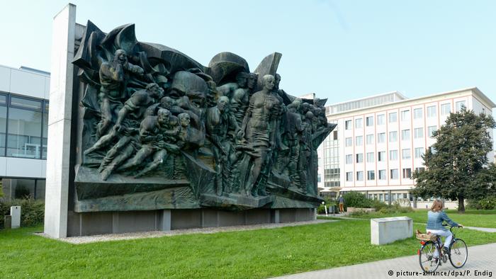 Karl Marx relief in Leipzig (picture-alliance/dpa/P. Endig)