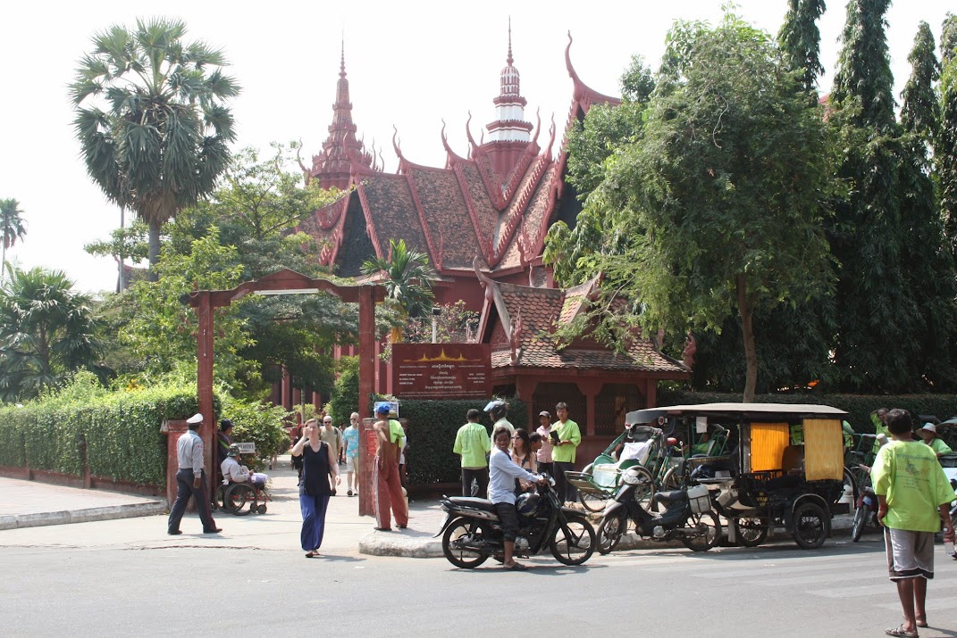 Пномпень, неожиданно понравился. Фото города.  Февраль 2014.