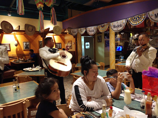 Mexican Restaurant «Panchos», reviews and photos, 700 E New York St, Aurora, IL 60505, USA