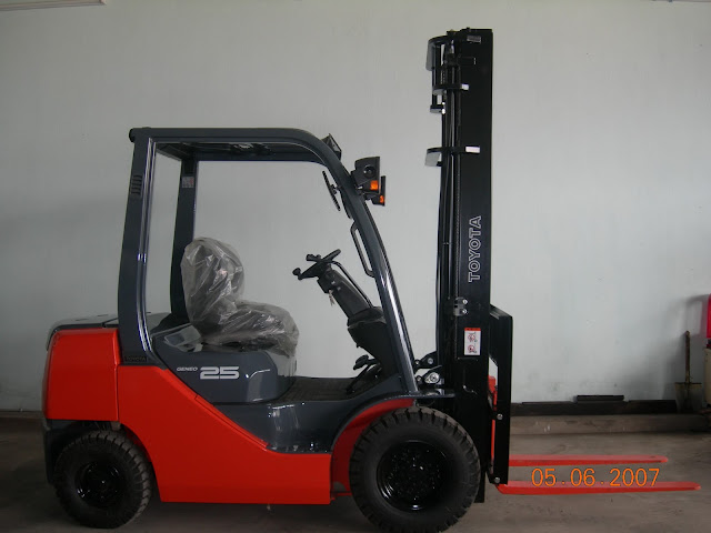 Xe nâng Toyota 8FD30 Xe nâng Toyota 8FD30