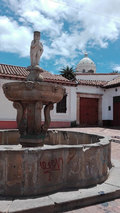 Photos of La Pila Del Mono