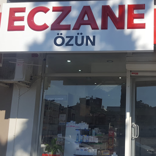 Eczane Özün logo