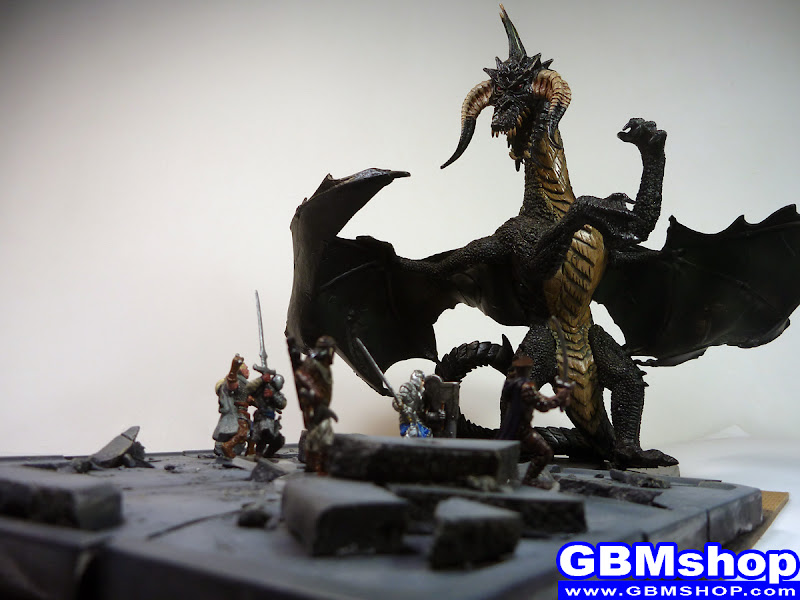 Dragon Hunt - Dungeons & Dragons miniatures diorama scenery, Gargantuan Black Dragon fighting with paladin fighter and ranger in Castle Ruin