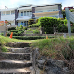 Steps near Queens Ave (254393)