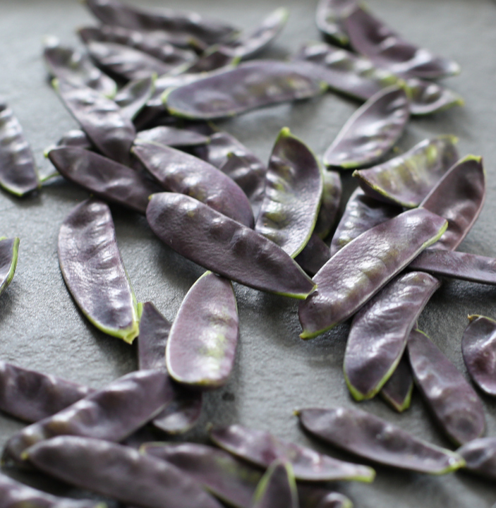 close-up photo of purple snow peas