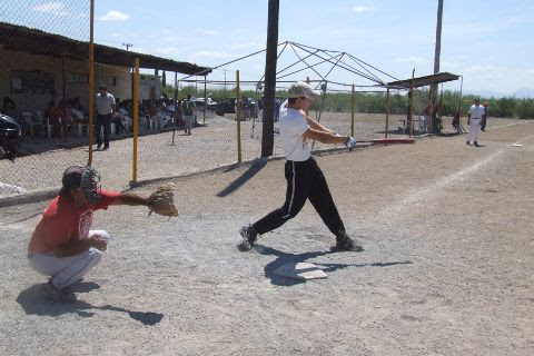 Raúl González de Ponchados en el softbol del Club Sertoma