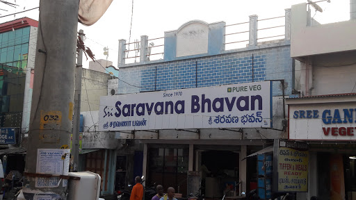 Hotel Saravana Bhavan, Car Street, Srikalahasti, Chittoor, Andhra Pradesh 517644, India, Hotel, state AP