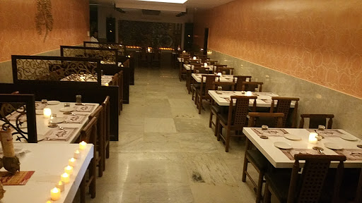 Gaja Priya Restaurant, No. 5 & 6, Royal Rd, Cantonment, Trichy, Tiruchirappalli, Tamil Nadu 620001, India, Restaurant, state TN
