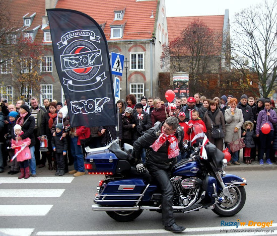 motocykliści na paradzie dnia niepodległości