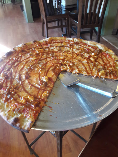 Pizza Restaurant «Hot Heaven Pizzeria», reviews and photos, 33 US-44, Avon, CT 06001, USA