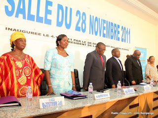 Des membres du bureau de la Ceni le 19/04/2012 à Kinshasa. Radio Okapi/ Ph. John Bompengo