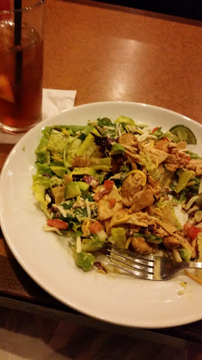 Restaurant «TGI Fridays», reviews and photos, 7656 Cox Ln, West Chester Township, OH 45069, USA