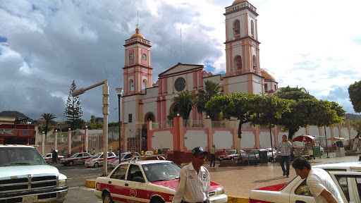 Catedral de San José y San Andrés de San Andrés Tuxtla, Belisario Domínguez 1, Centro, 95700 San Andrés Tuxtla, Ver., México, Lugar de culto | VER