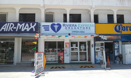 Farmacia Riviera Express, Carr. Federal Cancún-Tulum manzana 3 lote 1-01 local 2, súper manzana 18, 77580 Puerto Morelos, Q.R., México, Farmacia | QROO