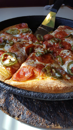 Pizza Restaurant «Pizza Hut», reviews and photos, 1151 Broadway St, Elmira, NY 14904, USA
