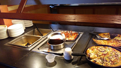 Pizza Restaurant «Pizza Hut», reviews and photos, 49 Bangor Mall Blvd, Bangor, ME 04401, USA