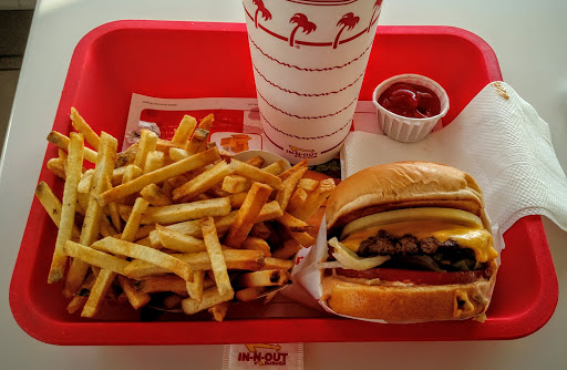 Hamburger Restaurant «In-N-Out Burger», reviews and photos, 12909 Midway Rd, Dallas, TX 75244, USA