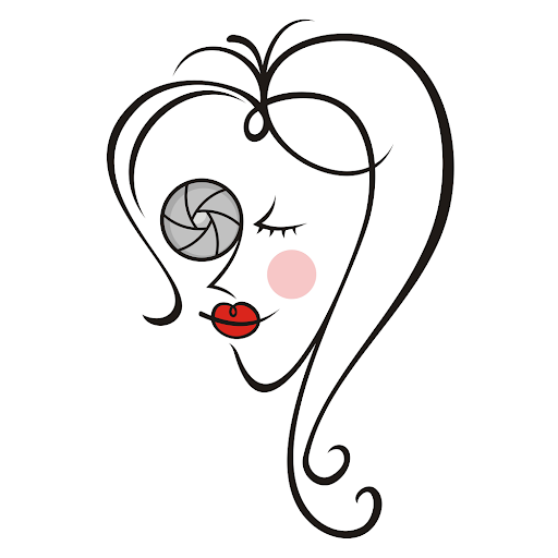 Lisa Correa Portraits (ElleOgraphy) logo