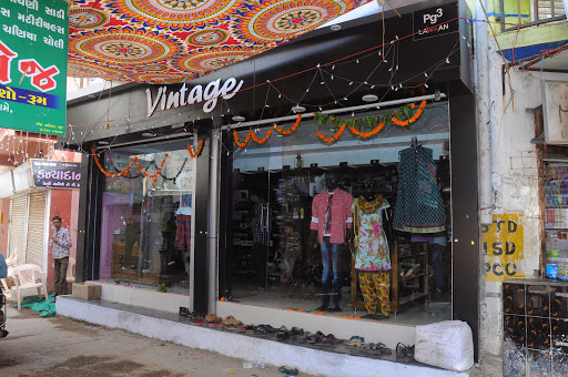 Vintage Clothing Store, Talav street chaar rasta, Chhathibari Ringroad, Chatthi Bari Ring Road, Bhuj, Gujarat 370001, India, Vintage_Clothing_Shop, state GJ