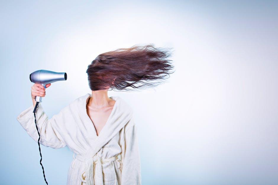 A Complete Guide on the Best Way to Dry Hair (Without Drying It Out!)