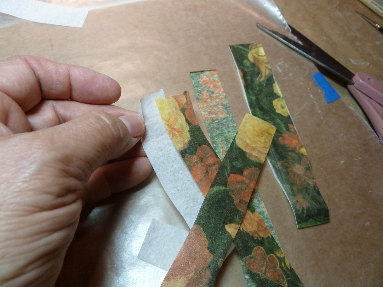 CRYSTAL CLEAR Decoupage plastic Easter egg, easy instructions