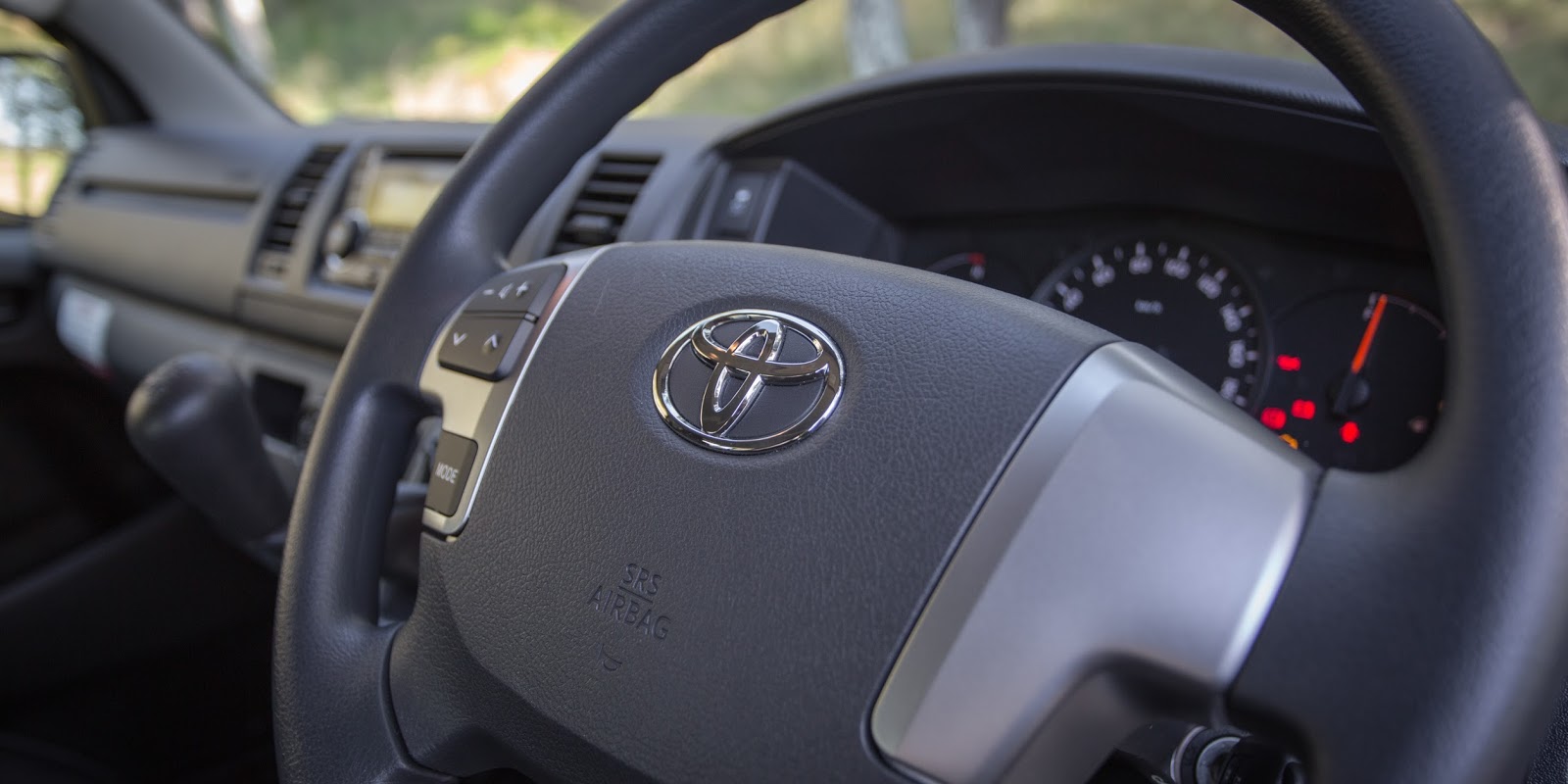 Toyota HiAce 2016