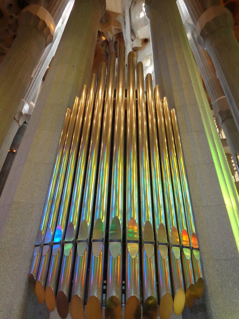 А включите-ка мне усилители качки! А подайте-ка белых пиджаков. Costa Paсifica февраль 13г