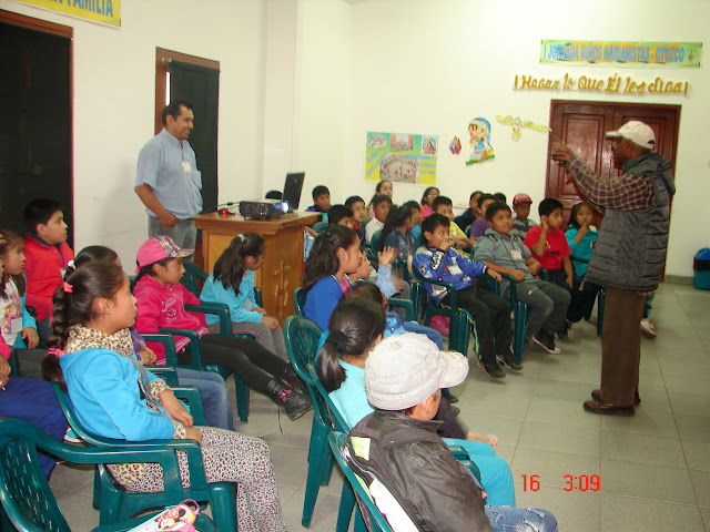 Hno Douglas con los Niños