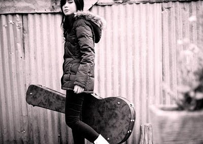 Prisa Adinda, Si Cantik Jago Gitar Prisa Adinda, Si Cantik Jago Gitar