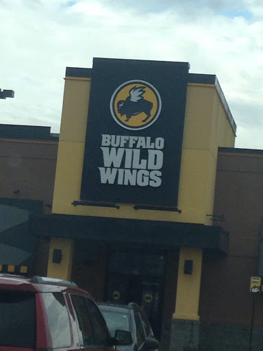 Chicken Wings Restaurant «Buffalo Wild Wings», reviews and photos, 970 W Mall Rd, Barboursville, WV 25504, USA