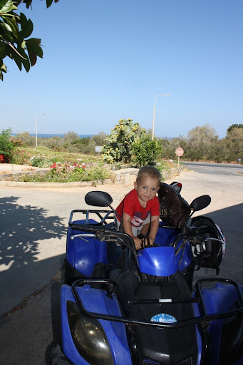 Недетский маршрут с ребенком. Крит + Санторини + Фотки