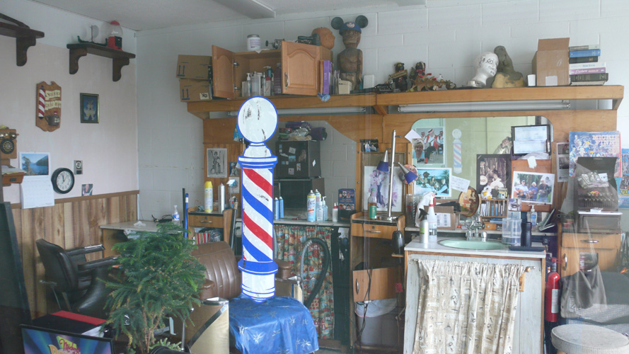 HAIRDRESSER