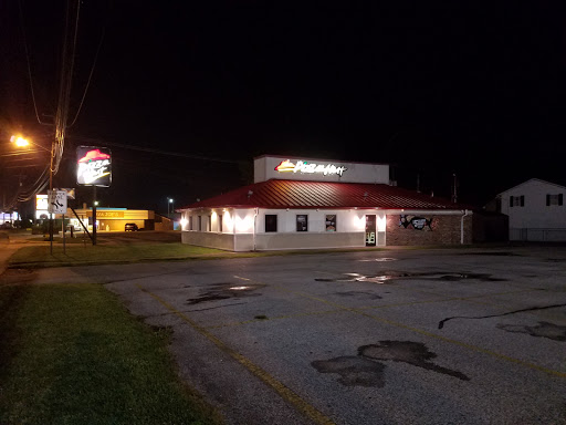 Pizza Restaurant «Pizza Hut», reviews and photos, 323 E Main St, Milton, WV 25541, USA