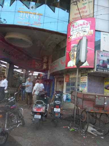 Ambika Sweets, 394-c, Shivaji Rd, Papachi Tikati, Kolhapur, Maharashtra 416002, India, Sweet_shop, state MH