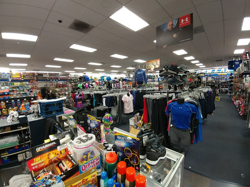 Sporting Goods Store «Big 5 Sporting Goods», reviews and photos, 19403 Victory Blvd #23, Reseda, CA 91335, USA