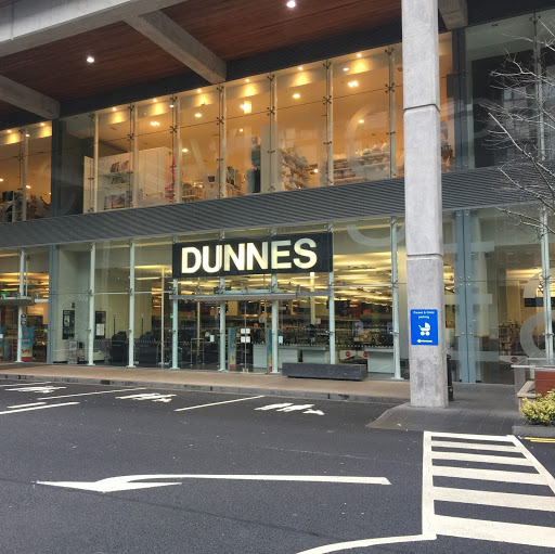 Dunnes Stores- Beacon Court logo