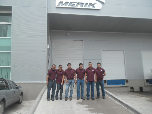Merik, Acceso III N. 42 Bodega 15, Parque Ind. Benito Juárez, 76120 Santiago de Querétaro, Qro., México, Fábrica de puertas | QRO