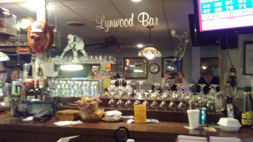 Bar & Grill «Lynwood Bar», reviews and photos, 596 Busha Hwy, Marysville, MI 48040, USA